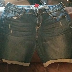 Slightly distressed Bermuda Jean shorts